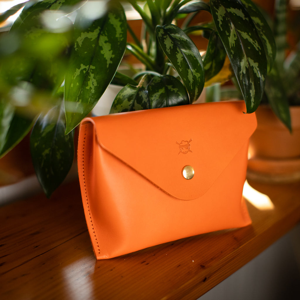 VIntage? Carryland purse with side pocket with Velcro closure. | Purses,  Leather, Messenger bag
